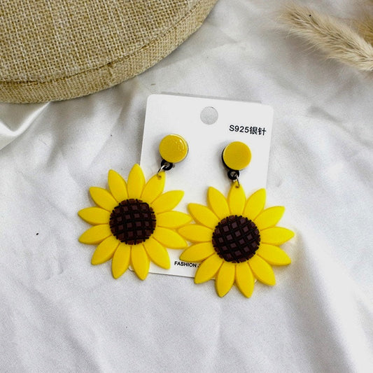 Bumble Babe Sunflower Earrings