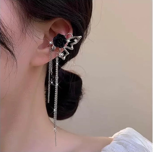 Dark-Romance Rose earcuff