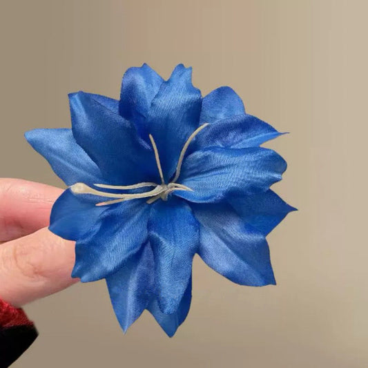 Midnight Lily Hair Clip