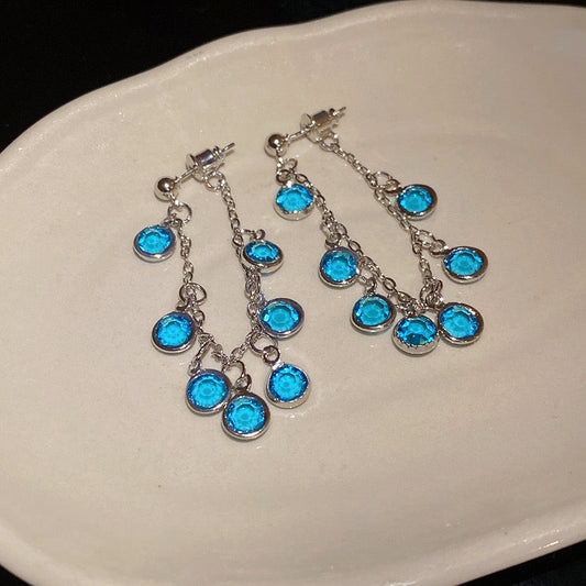 It’s glam hour! Earrings