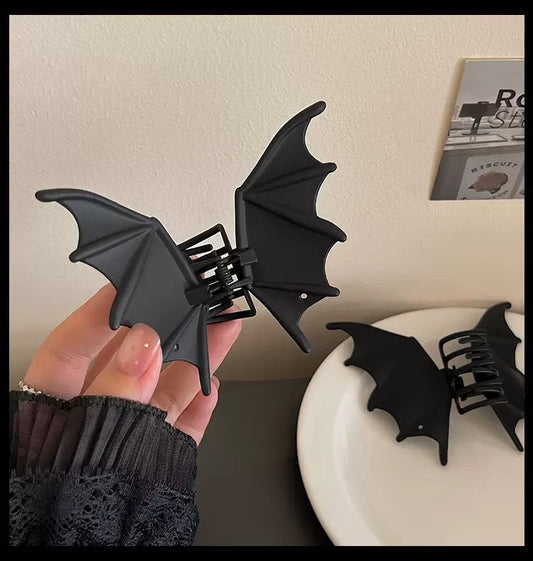 Baddie Bat Claw Clip