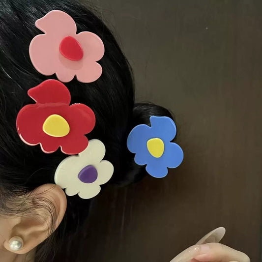 Dilly-dally daisy Hair Clip