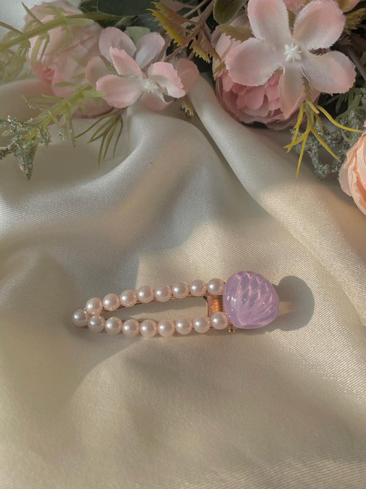 Lady of the Beach! Hair Clip