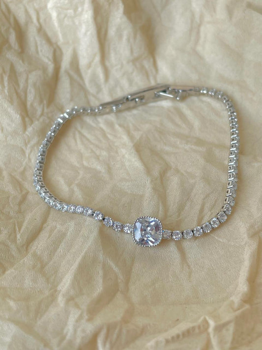 That Girl! Rhinestone Bracelet