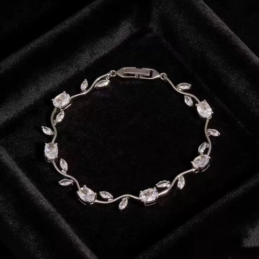 Show White Dreamy Bracelet