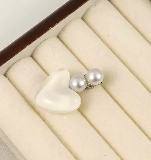 Jellybean Pearly Hair Clip