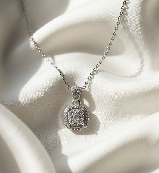Pretty lil Spark Necklace
