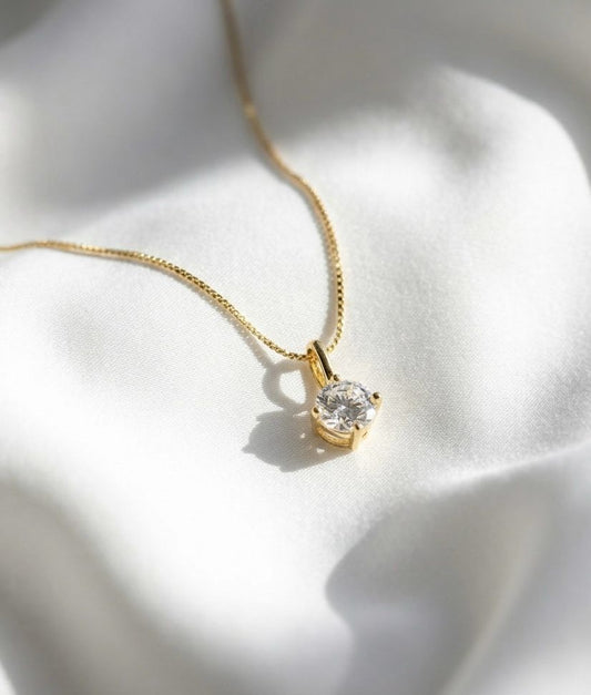 Elizabeth Dainty Necklace