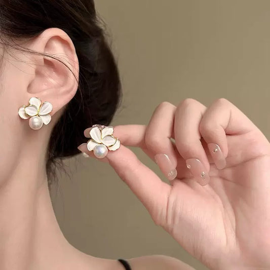 White Petal Pearl Studs