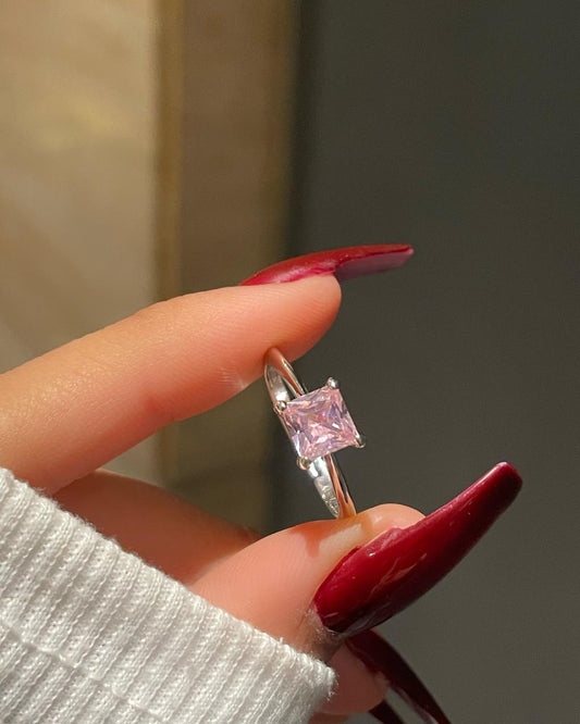 Minimal Solitaire Ring- pink
