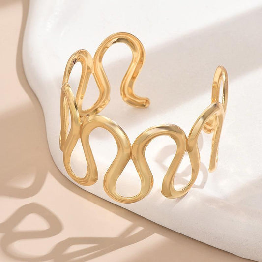 Wavy Statement Handcuff
