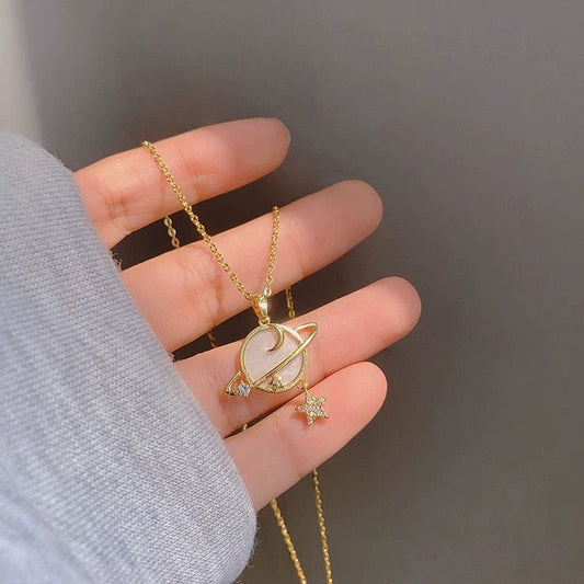 Saturn Star minimal Necklace